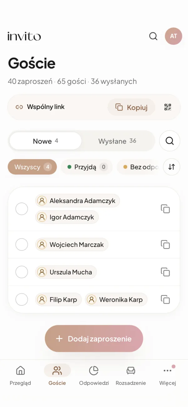 „Goście” na telefonie: nad listą zaproszeń pasek „Wspólny link” z przyciskami „Kopiuj” i QR
